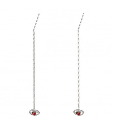 Zilverkleurige oorbellen met als hanger een oog en rood strasssteentje