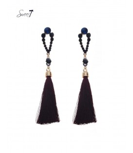 Donker rood paarse oorhangers met kwast en paars blauwe strass steentjes