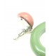 oud roze met groene oorclips met ronde hanger