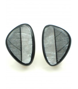 mooie zwart met zilverkleurige parelmoer oorclips