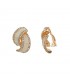 oorclips met beige inleg van parelmoer stukjes in goudkleurige zetting