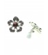 Zilverkleurige bloemvormige oorclips met paarse strass steentjes