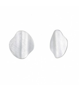 zilverkleurige oorclips met een golvend patroon