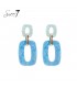 Blauwe oorhangers met een goudkleurig element