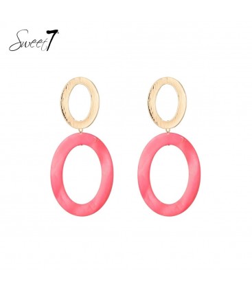 Roze ovale oorhangers met een open goudkleurig oorstukje