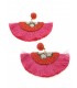 Oranje gekleurde kralen oorhangers met fuchsia roze franjes