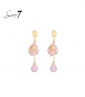 Roze oorhangers met glas kraaltjes en kraal