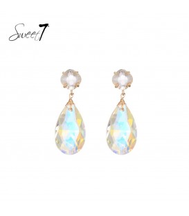 Witte oorhangers met glas kralen