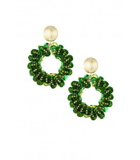 Groene oorhangers met goudkleurige kralen en oor stukje
