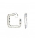 Zilverkleurige oorclips met een golvend patroon