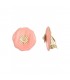 Roze oorclips met een goudkleurig detail in het midden