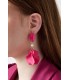 Fuchsia roze oorhangers met mooie hangertjes en een wit kraaltje