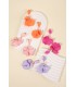 Fuchsia roze oorhangers met mooie hangertjes en een wit kraaltje