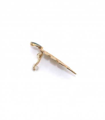 Oorclips goudkleurig met een groen detail