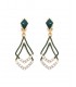 Groene oorclips met een dubbele hanger en helder stass steentjes