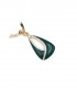 Groene oorclips met een heldere strass rand in het midden van de hanger