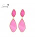 Roze oorhangers met een goudkleurige rand