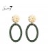 Groene ovale oorhangers met strass steentjes en een goudkleurig detail