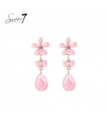 Roze oorhangers met glas steentjes