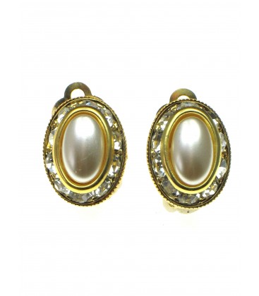 Ovale goudkleurige oorclips met parel hart en strass steentjes rand