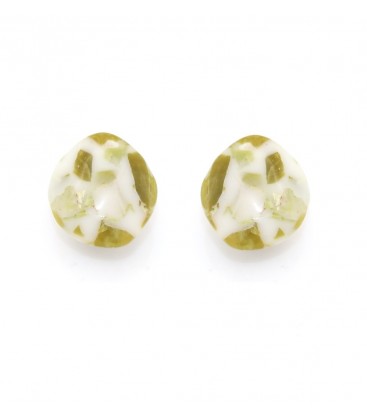 Oorclips met wit, groene marmerlook in druppelvorm
