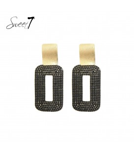 Oorbellen goudkleurig met zwarte glas steentjes