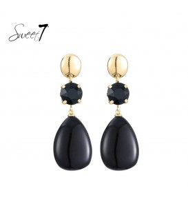 Elegante oorbellen in zwart met een goudkleurig detail