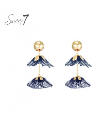 Oorbellen blauw met dubbele laag draad en goudkleurige details