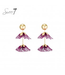 Oorbellen roze met trendy kwastjes en goudkleurige bolsluiting