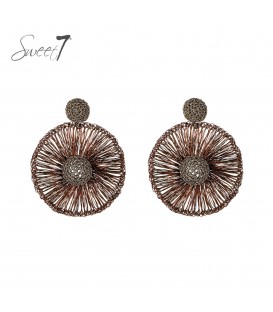 Oorbellen bruin in ronde vorm met een sprankelend hart