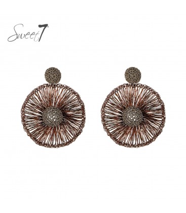 Oorbellen bruin in ronde vorm met een sprankelend hart