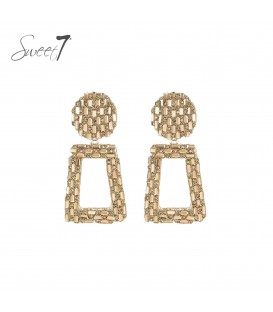 Oorbellen bruin met vierkante structuur en ingelegde details