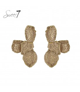 Oorbellen bruin in bladstructuur met glas steentjes