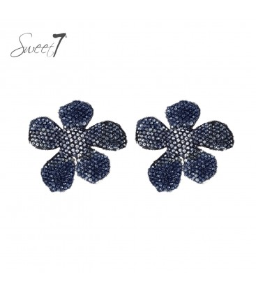 Oorbellen met sprankelende blauwe bloemblaadjes