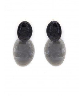 Oorclips met ovaal zwart oor stukje en grijze hanger