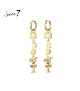 Goudkleurige oorhangers met verschillende bedels