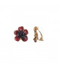 Oorclips in rood bloemdesign met goudkleurige afwerking