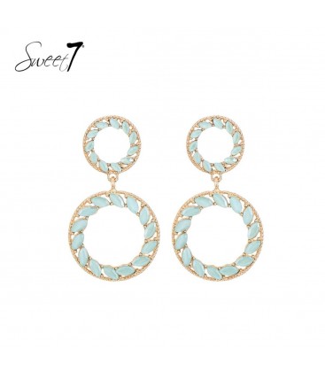 Oorbellen met turquoise steentjes en goudkleurige setting