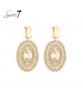 Oorbellen met champagnekleurige steen en fijne gouden details van Sweet7.
