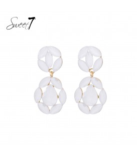 Oorbellen wit met facetgeslepen steentjes