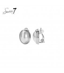 Oorclips met een zilverkleurige rand en een ovale witte inleg