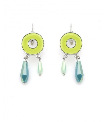 Oorbellen ronde vorm in lime kleur met aqua kristal kralen hangers