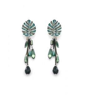 Oorclips met groen blad en kristal hangers aan een kettinkje