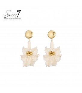 Oorbellen met creme bloem en goudkleurige stud