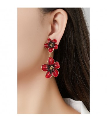 Oorclips rood met dubbele bloemvorm en goudkleurige rand
