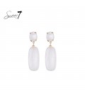 Oorbellen met witte hanger en glas steentje als oor knop