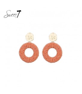 Oorbellen oranje met elegante kralenring en goudkleurige afwerking
