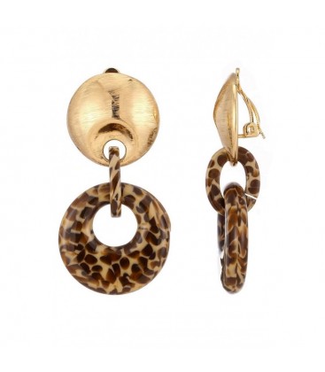 Oorclips met goudkleurige oorknop en ronde hanger in panterprint.
