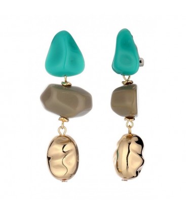 Oorclips met turquoise en taupekleurige kralen en een goudkleurig element